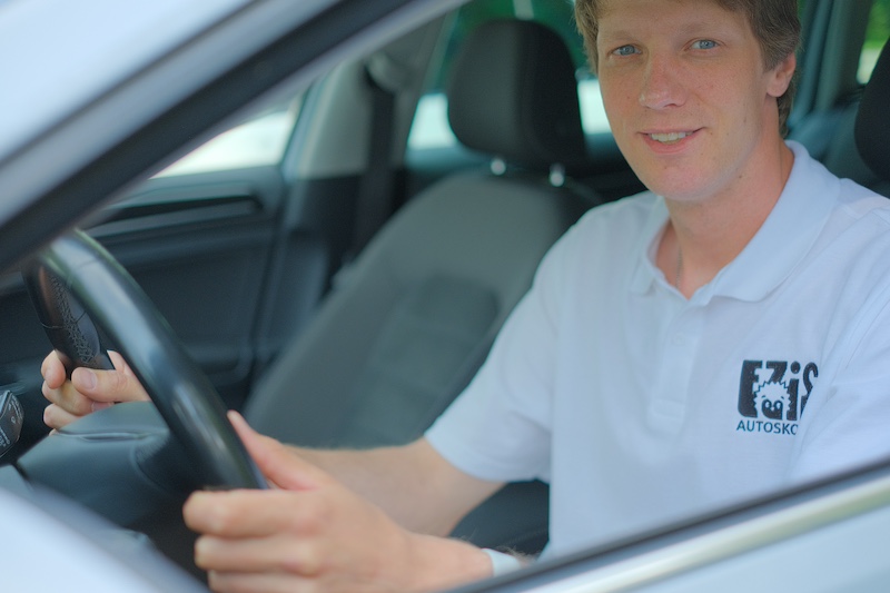 Auto vadīšanas apmācības instruktors Kārlis Ezermalis